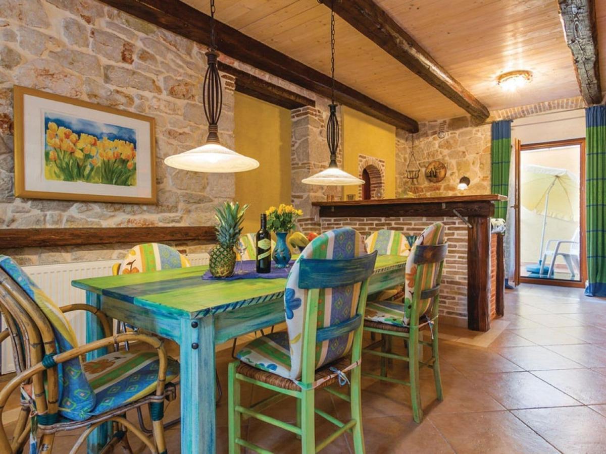 Rustic Holiday Home In Vrsar With Garden Dış mekan fotoğraf