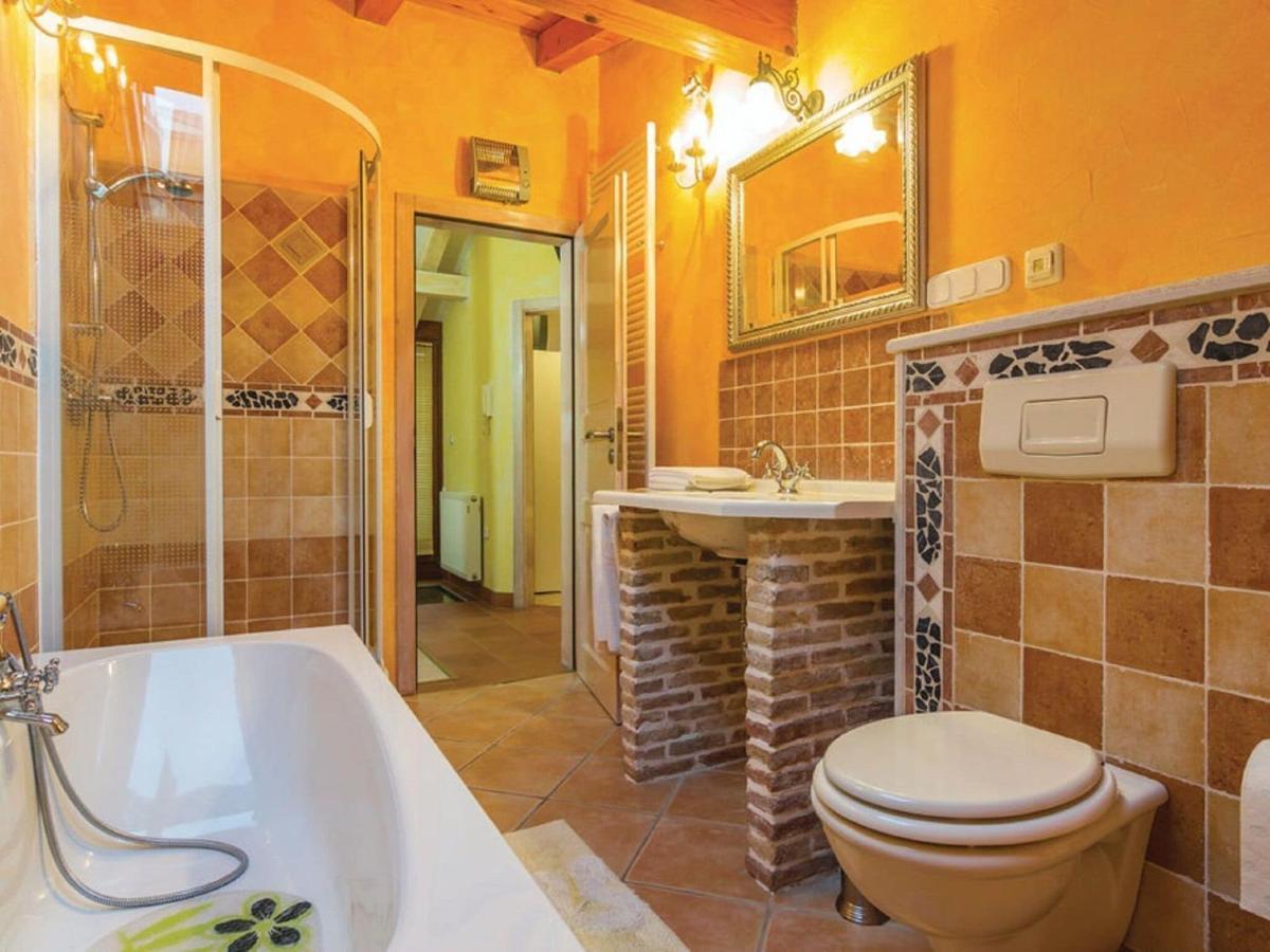 Rustic Holiday Home In Vrsar With Garden Dış mekan fotoğraf