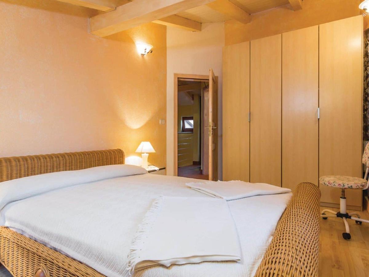Rustic Holiday Home In Vrsar With Garden Dış mekan fotoğraf